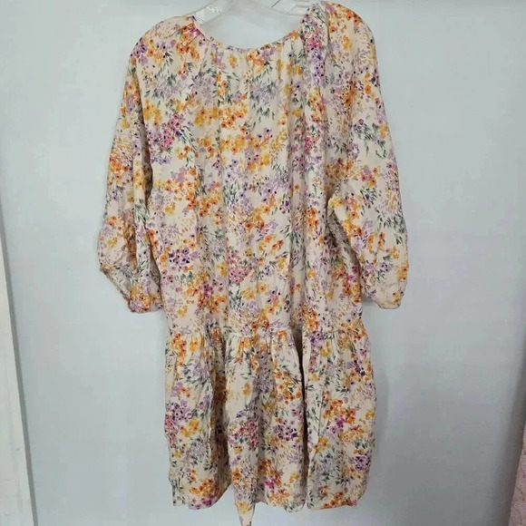 H&M Airy Dress Cream Floral Dress size Medium - Picture 5 of 6